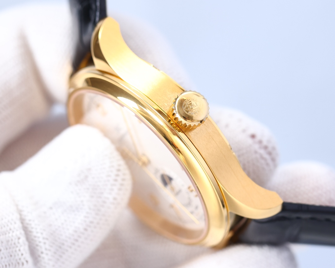 IWC- Portuguese IW390704 with Cal. 89361 chronograph movement Superluminova