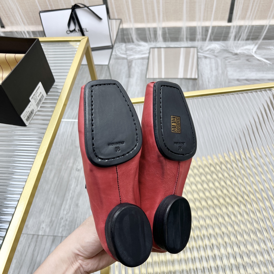 𝐔𝐌𝐀 𝐖𝐀𝐍𝐆｜𝟐𝟎𝟐𝟑/𝐒𝐒 𝐧𝐞𝐰  UMA WANG classic models retro do old ballet shoes