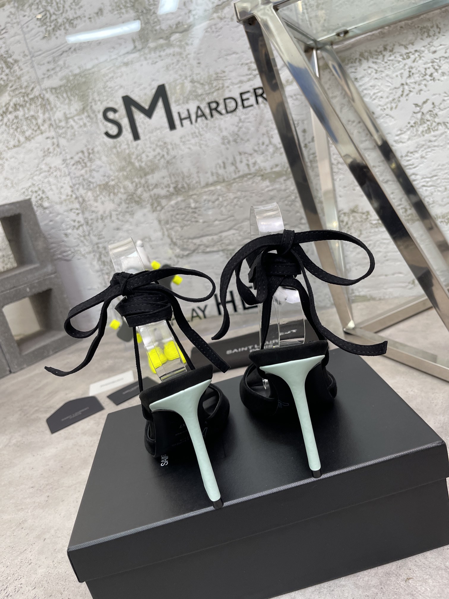 𝙎𝙖𝙞𝙣𝙩 𝙇𝙖𝙪𝙧𝙚𝙣𝙩 | 𝟐𝟎𝟐𝟐/𝐒𝐒 𝐧𝐞𝐰 YSL｜Early spring hot ysl high heel strappy sandals Italian leather sole