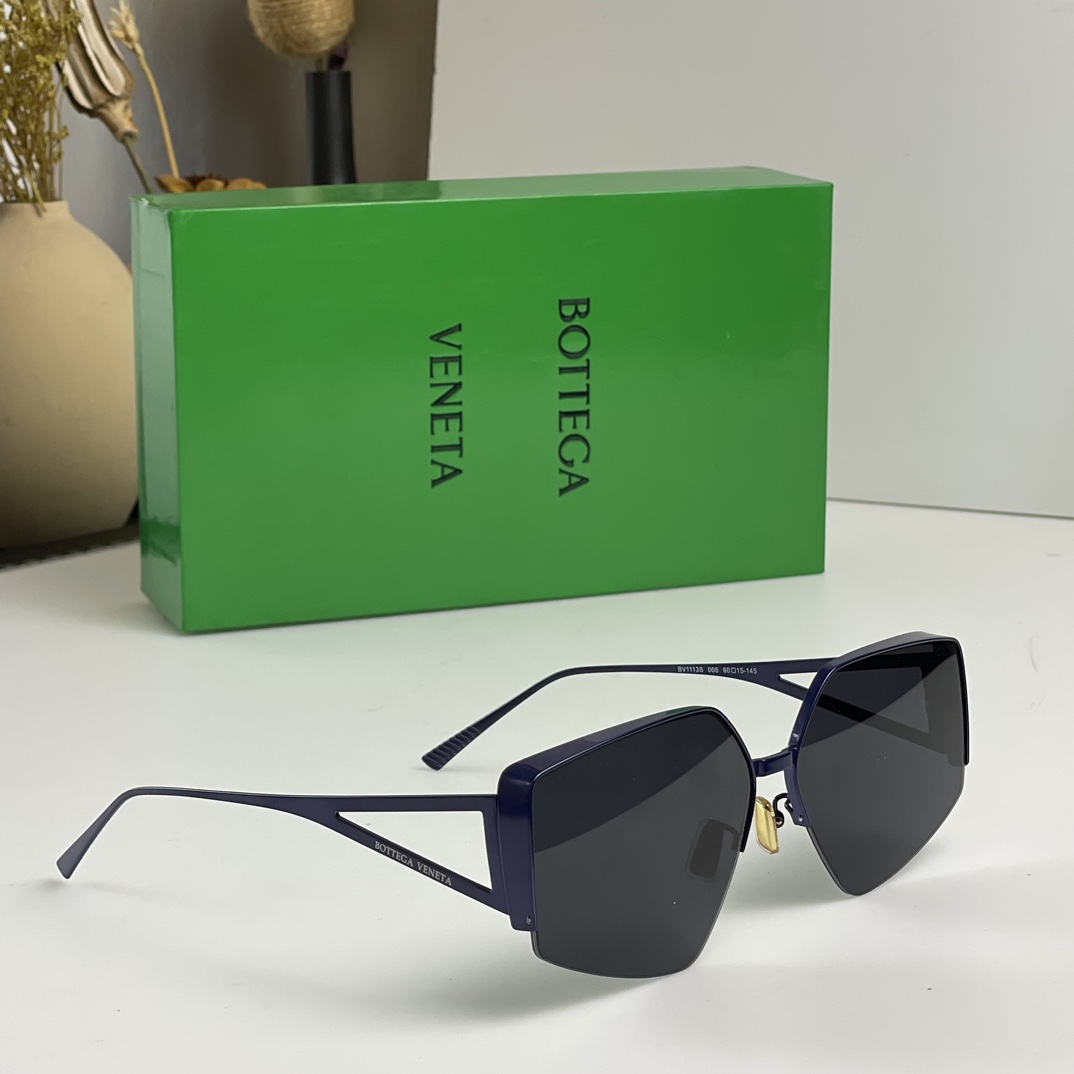 BOTTEGA VENETA Model：BV1113S