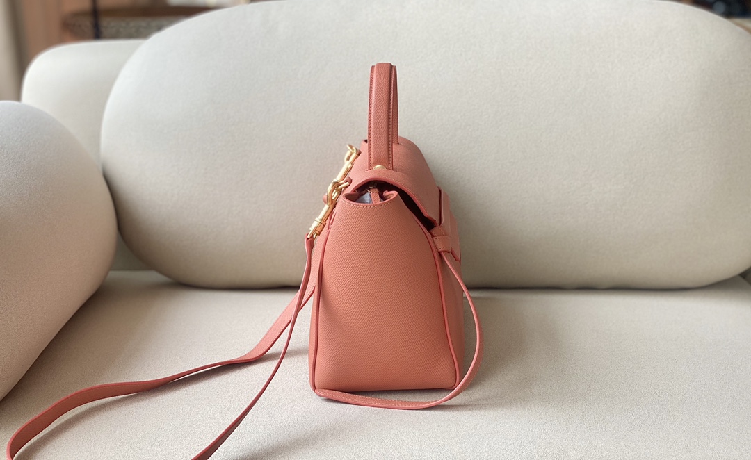 𝐂𝐞𝐥𝐢𝐧𝐞 BELT MICRO BAG in grained calfskin