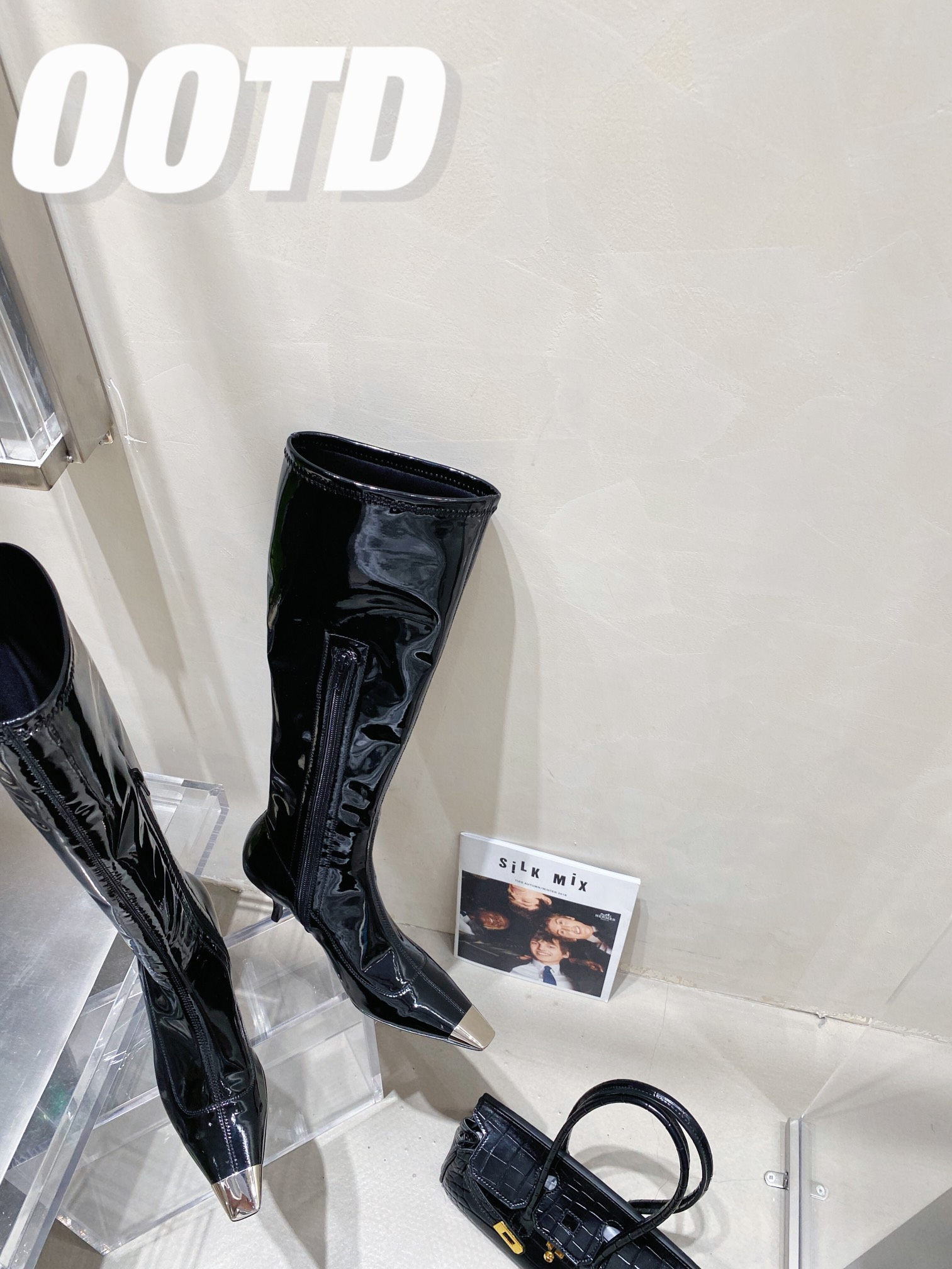 𝙎𝙖𝙞𝙣𝙩 𝙇𝙖𝙪𝙧𝙚𝙣𝙩 | 𝟐𝟎𝟐𝟏/𝐒𝐒 𝐧𝐞𝐰 YSL｜Saint Laurent 2022SS Stretch Patent Leather Boots