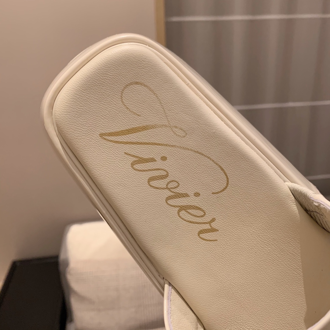 Roger Vivier | 𝟐𝟎𝟐𝟏/𝐒𝐒 𝐧𝐞𝐰 RV Top Edition Diamond Buckle Slippers Swarovski Crystal Diamonds