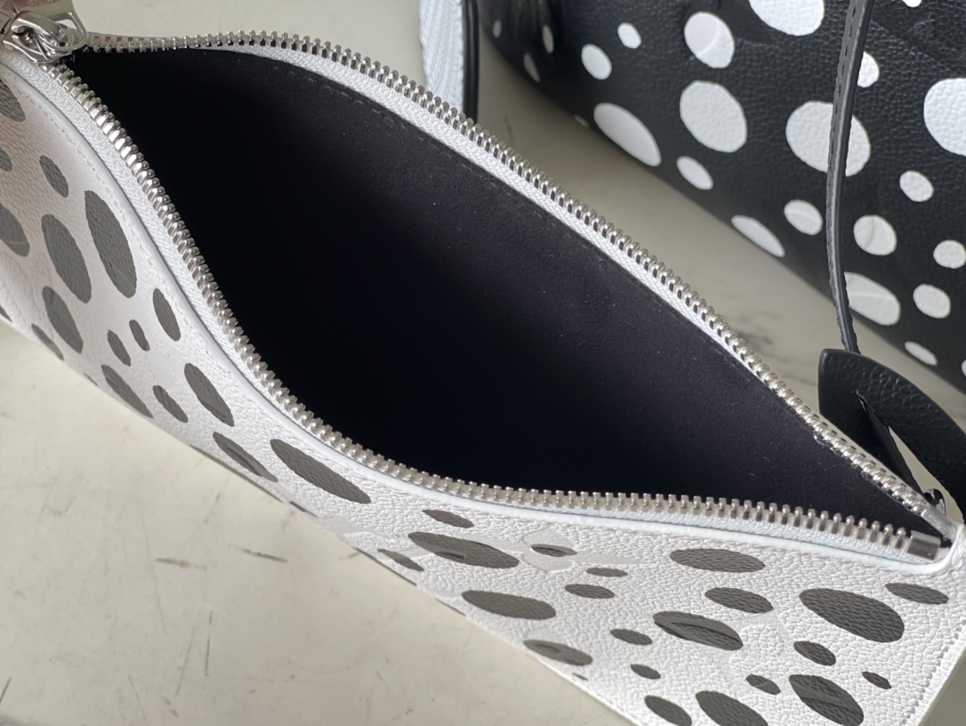 𝐋𝐎𝐔𝐈𝐒 𝐕𝐔𝐈𝐓𝐓𝐎𝐍    M46390