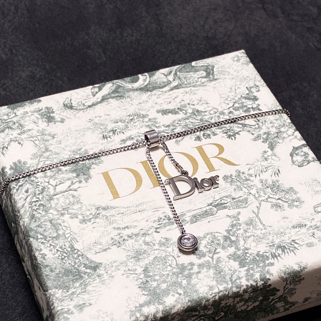 Dior necklace