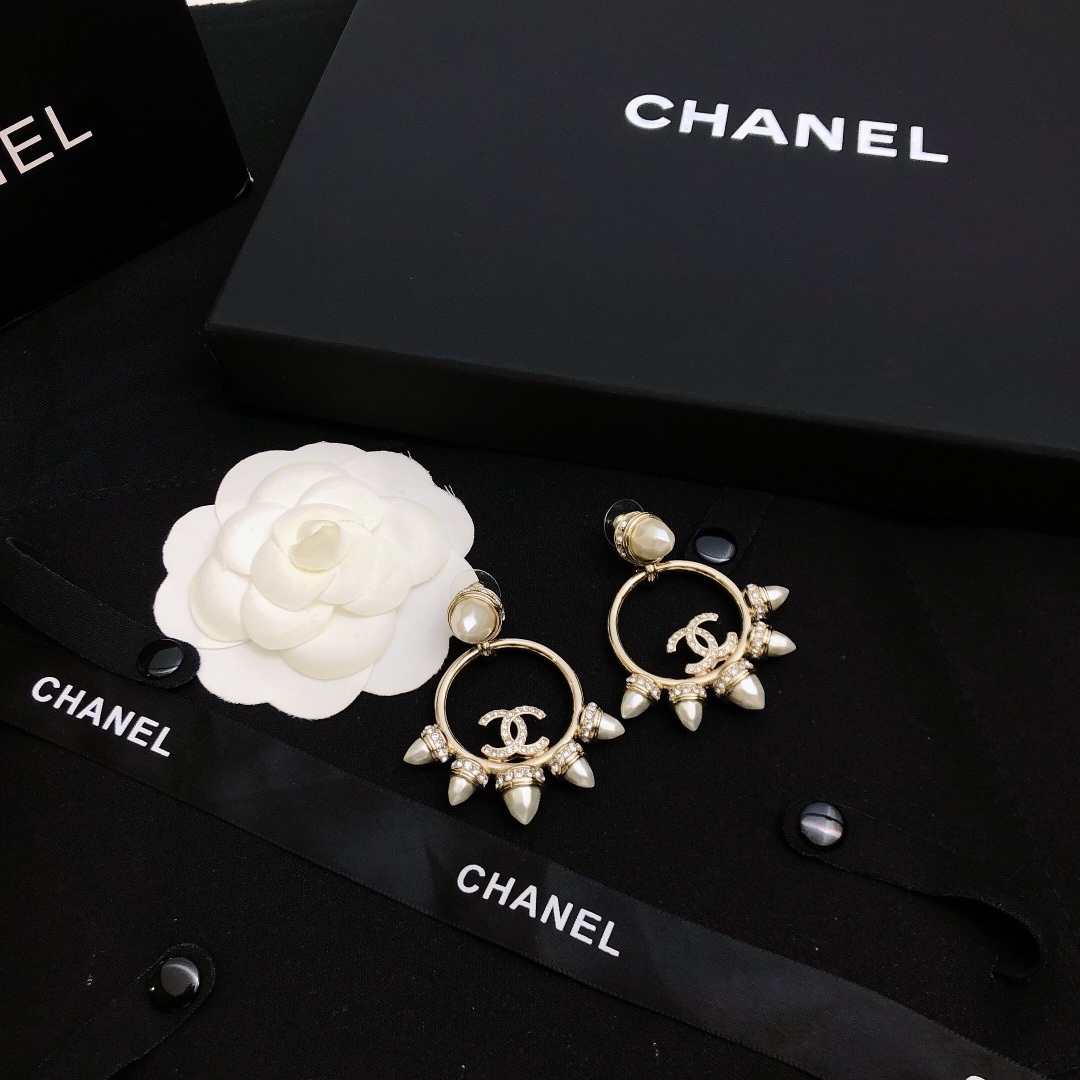 Dior stud earrings