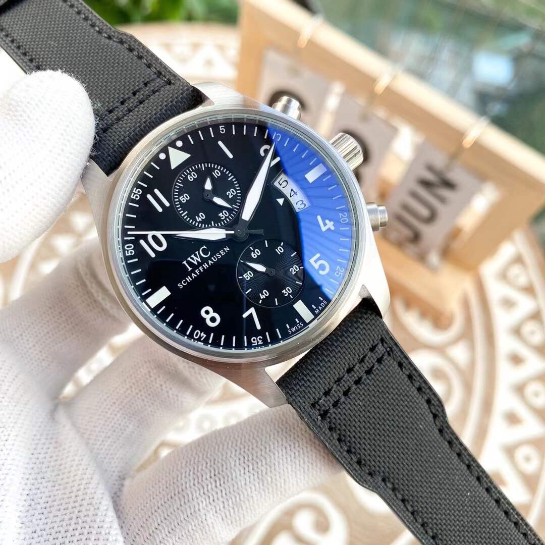 IWC- Vanguard - Men's Watch Mechanical Automatic Movement Mineralized Glass 316L Stainless Steel Case