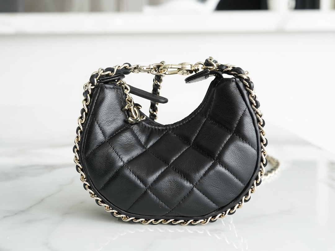 𝗖𝗛𝗔𝗡𝗘𝗟 23p moon/moon bag small black
