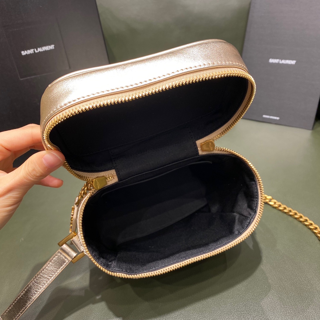 AINT LAURENT 80’s 𝙑𝙖𝙣𝙞𝙩𝙮 #649779.JD