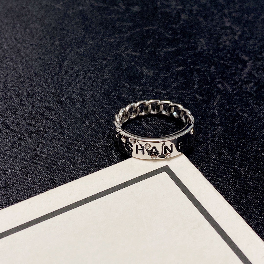 CHANEL🇫🇷Xiaoxiang letter double C series diamond ring
