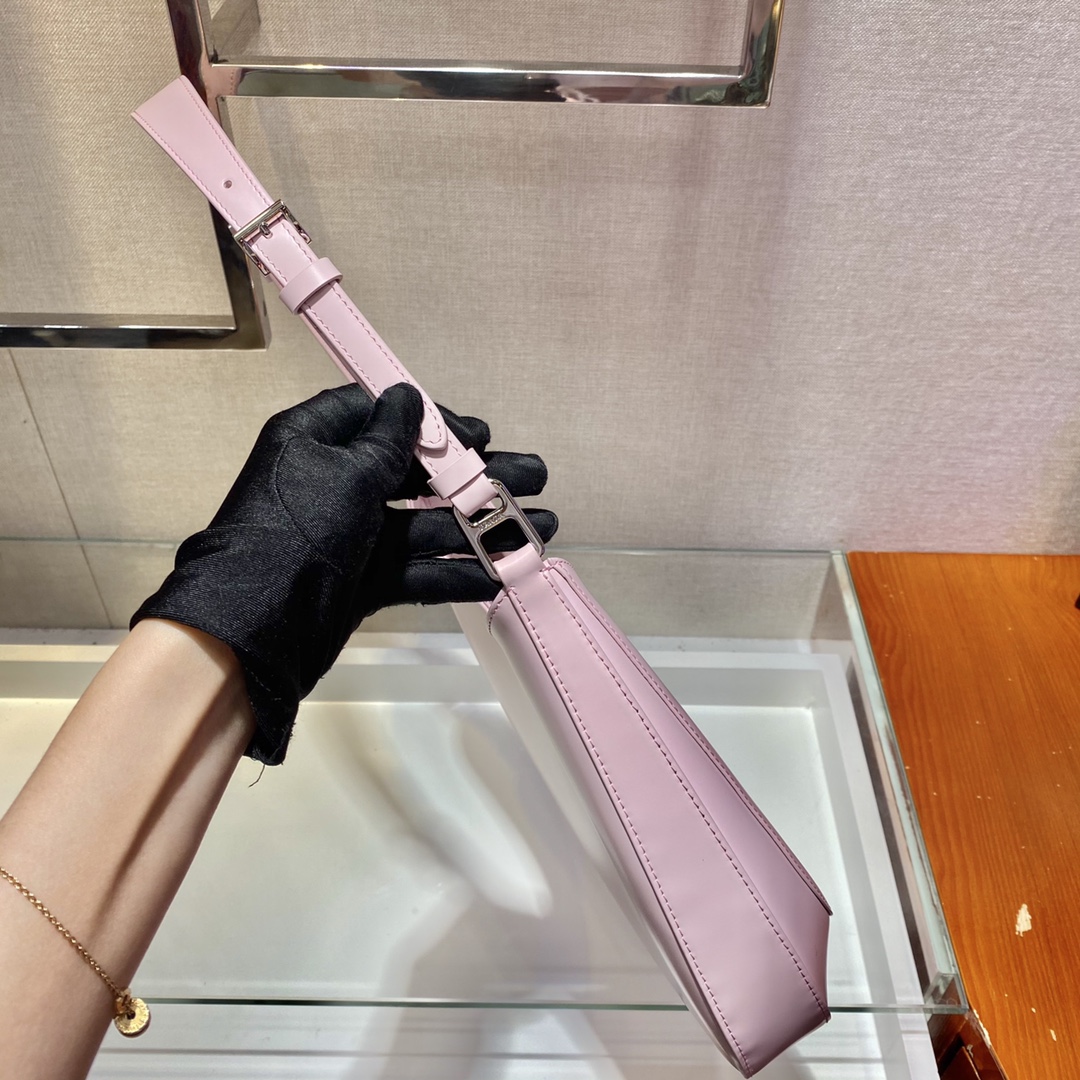 𝐏𝐑𝐀𝐃𝐀  Large Double Shoulder Strap Underarm Bag