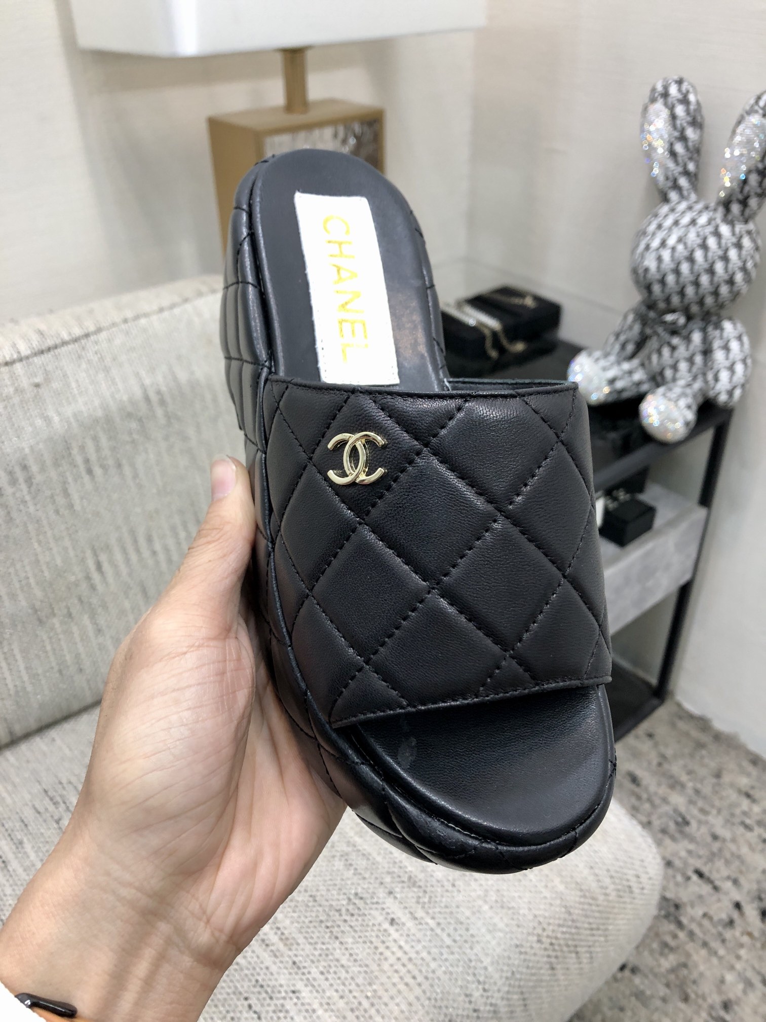 CHANEL 2022 early spring latest slope heel slippers fashionable and versatile series wear-resistant rubber outsole