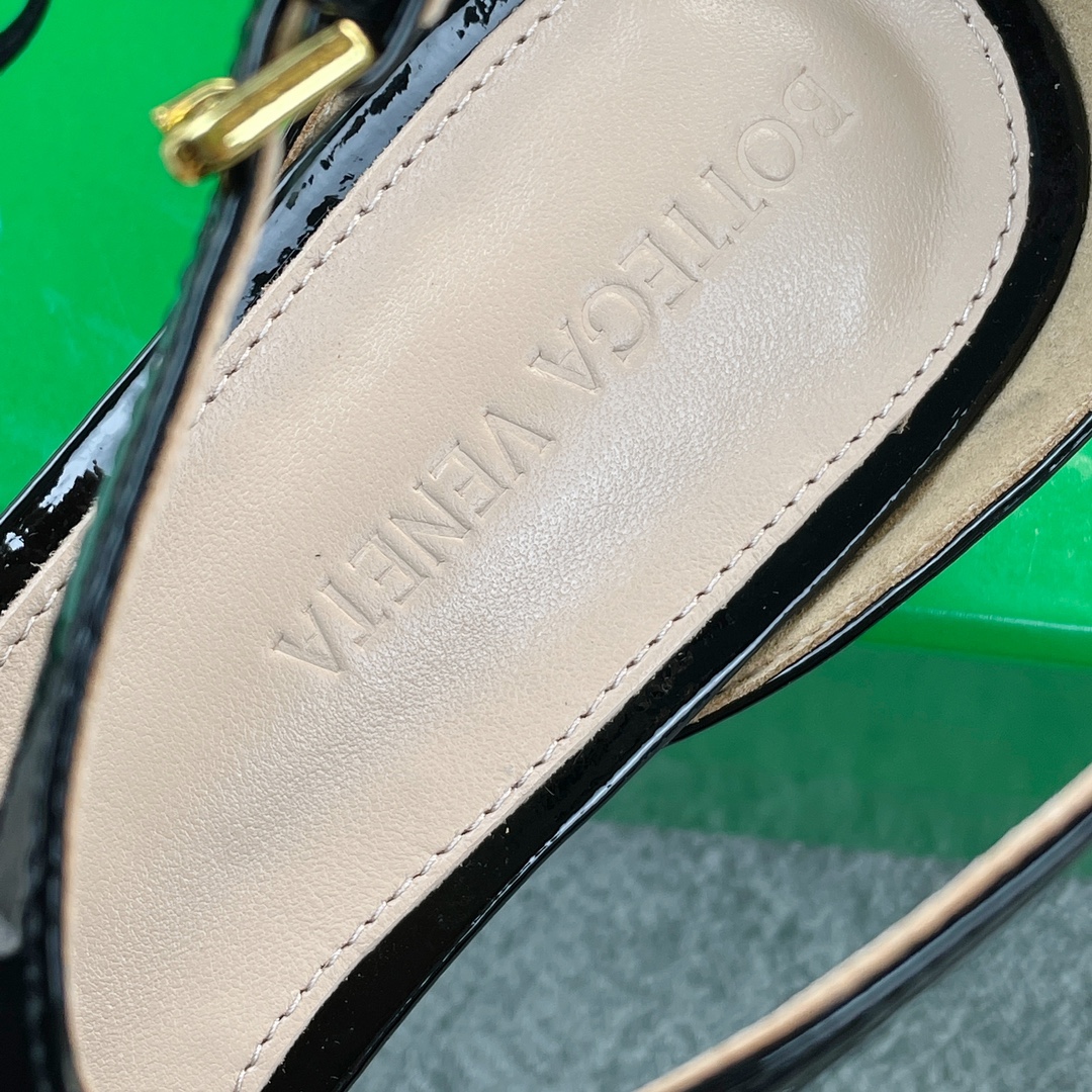 Bottegavenet*a pointed shoes