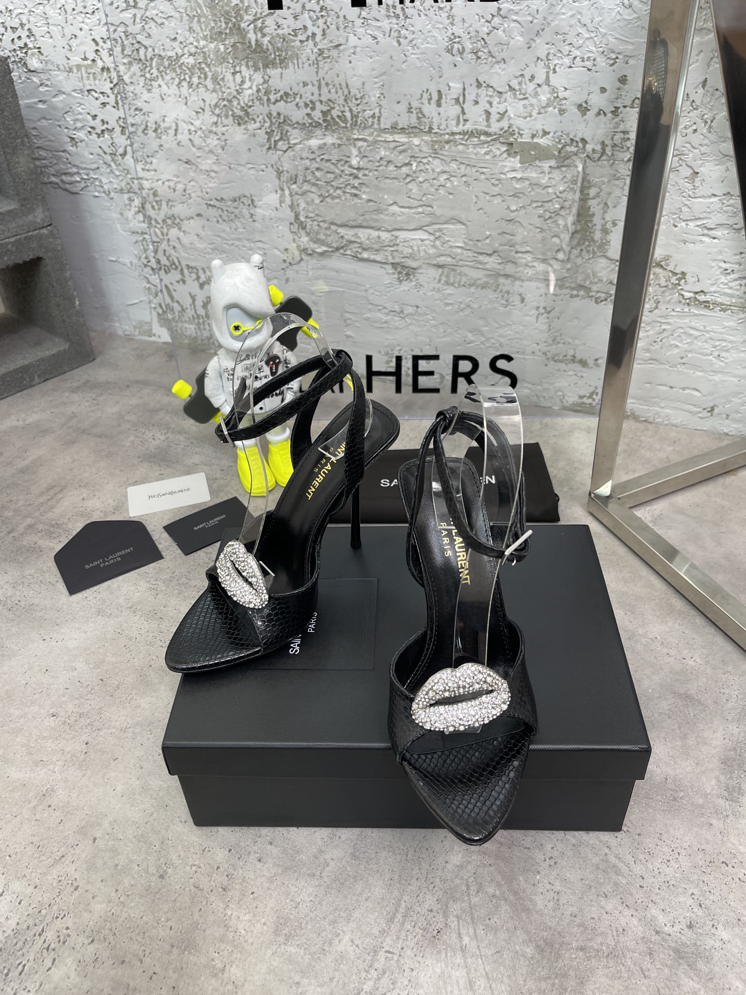 𝙎𝙖𝙞𝙣𝙩 𝙇𝙖𝙪𝙧𝙚𝙣𝙩 | 𝟐𝟎𝟐𝟐/𝐒𝐒 𝐧𝐞𝐰 YSL｜Early spring hot ysl high heel sandals Italian leather sole