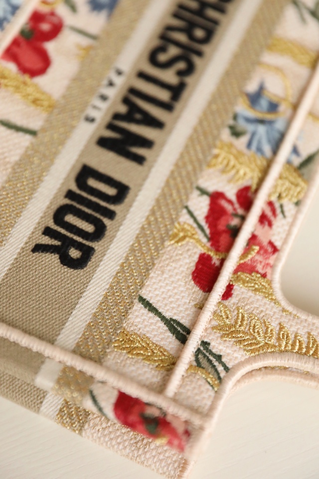 BOOK TOTE beige Dior Hibiscus embroidered canvas