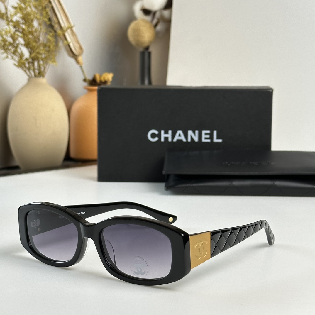 CHANEL  Fragrant Grandma Prism Design Medieval Style C74573S