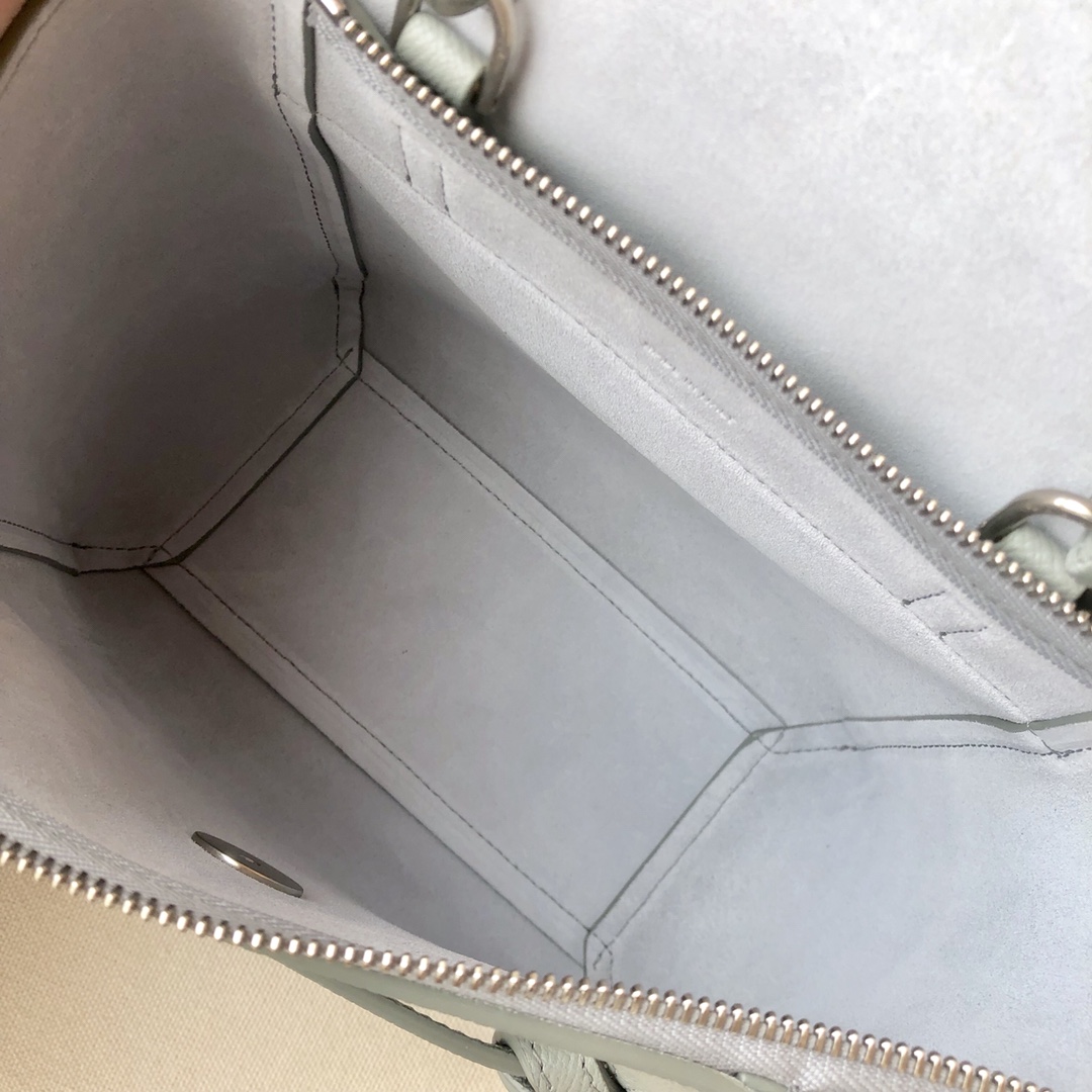 𝐂𝐞𝐥𝐢𝐧𝐞 Belt Bag Catfish Bag Small Grained Calfskin