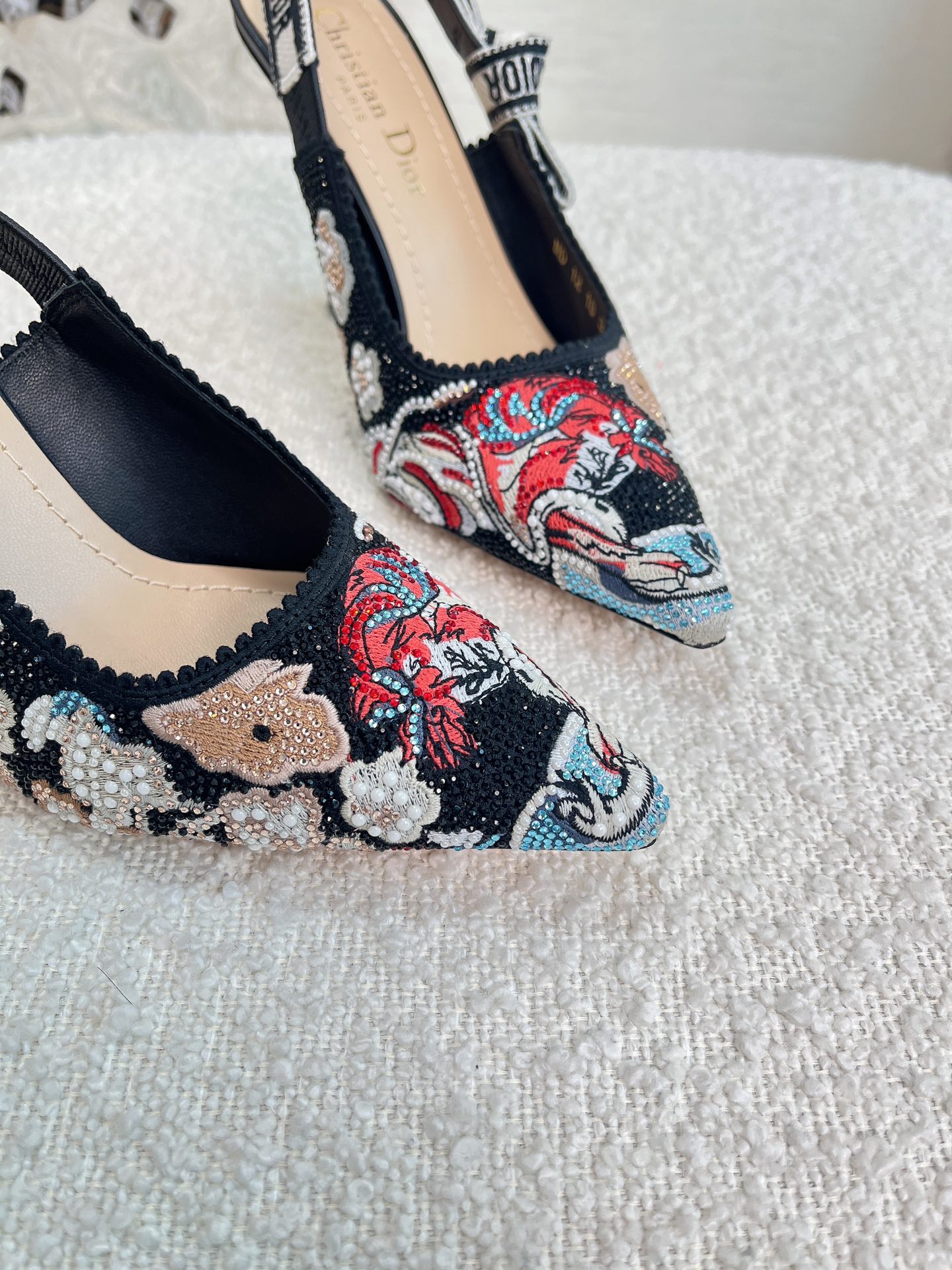 𝐉'𝐀𝐝𝐢𝐨𝐫 ｜𝟐𝟎𝟐𝟑𝐒𝐒/𝐧𝐞𝐰 Printed embroidered high heels