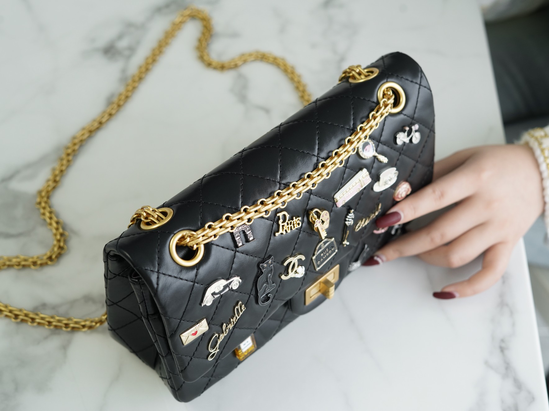 𝗖𝗵𝗮𝗻𝗲𝗹 Replica ❷. ❺❺ Limited edition badge model