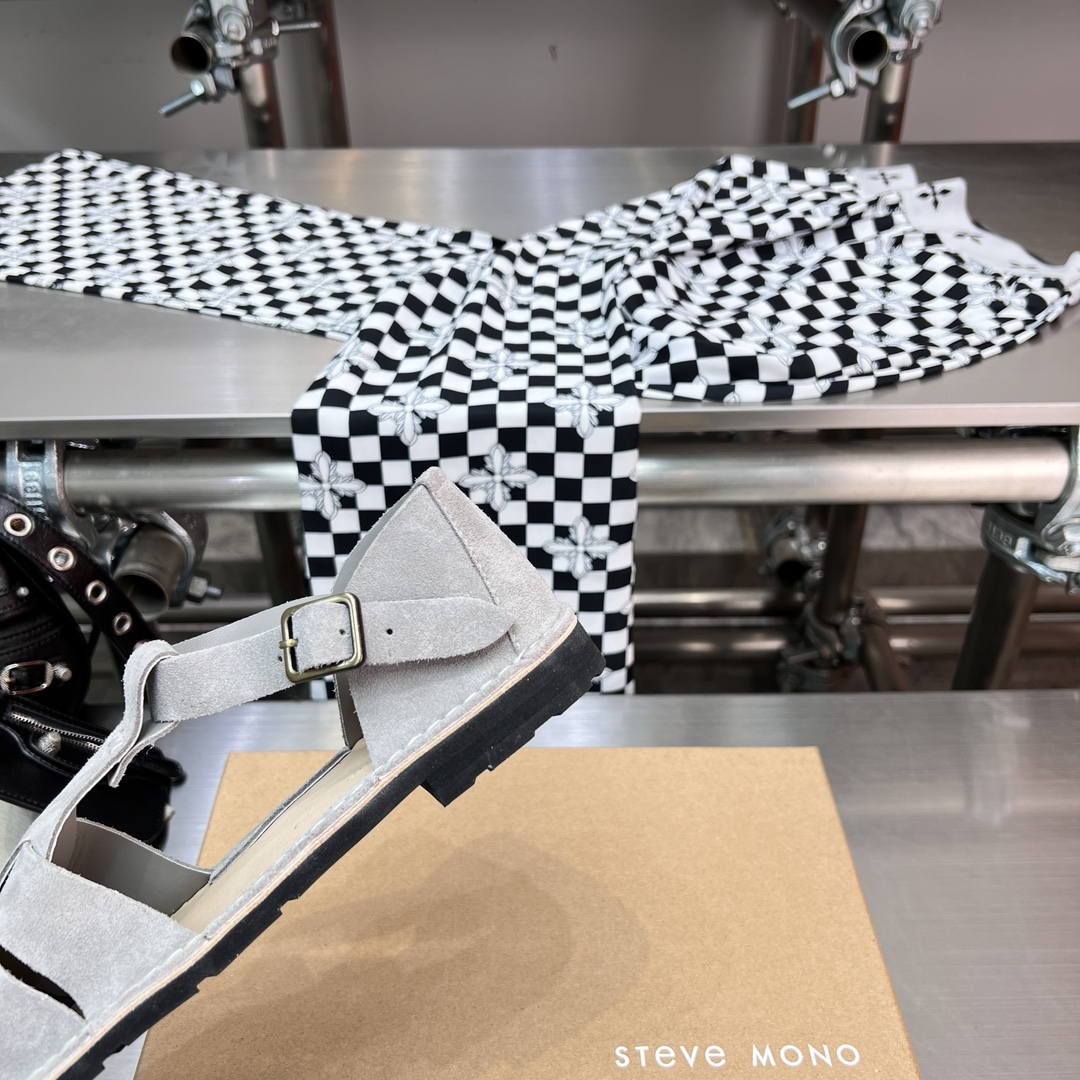 𝐒𝐭𝐞𝐯𝐞 𝐌𝐨𝐧𝐨｜𝟐𝟎𝟐𝟑𝐒𝐒/𝐧𝐞𝐰 A pair of fully handmade sandals using Goodyear practices