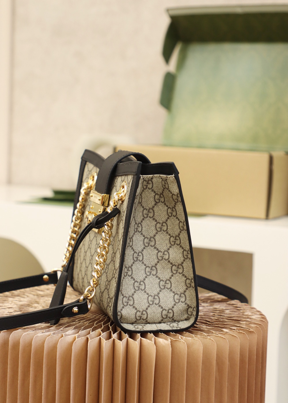 GUCCI 𝐏𝐚𝐝𝐥𝐨𝐜𝐤 series trumpet original leather #498156