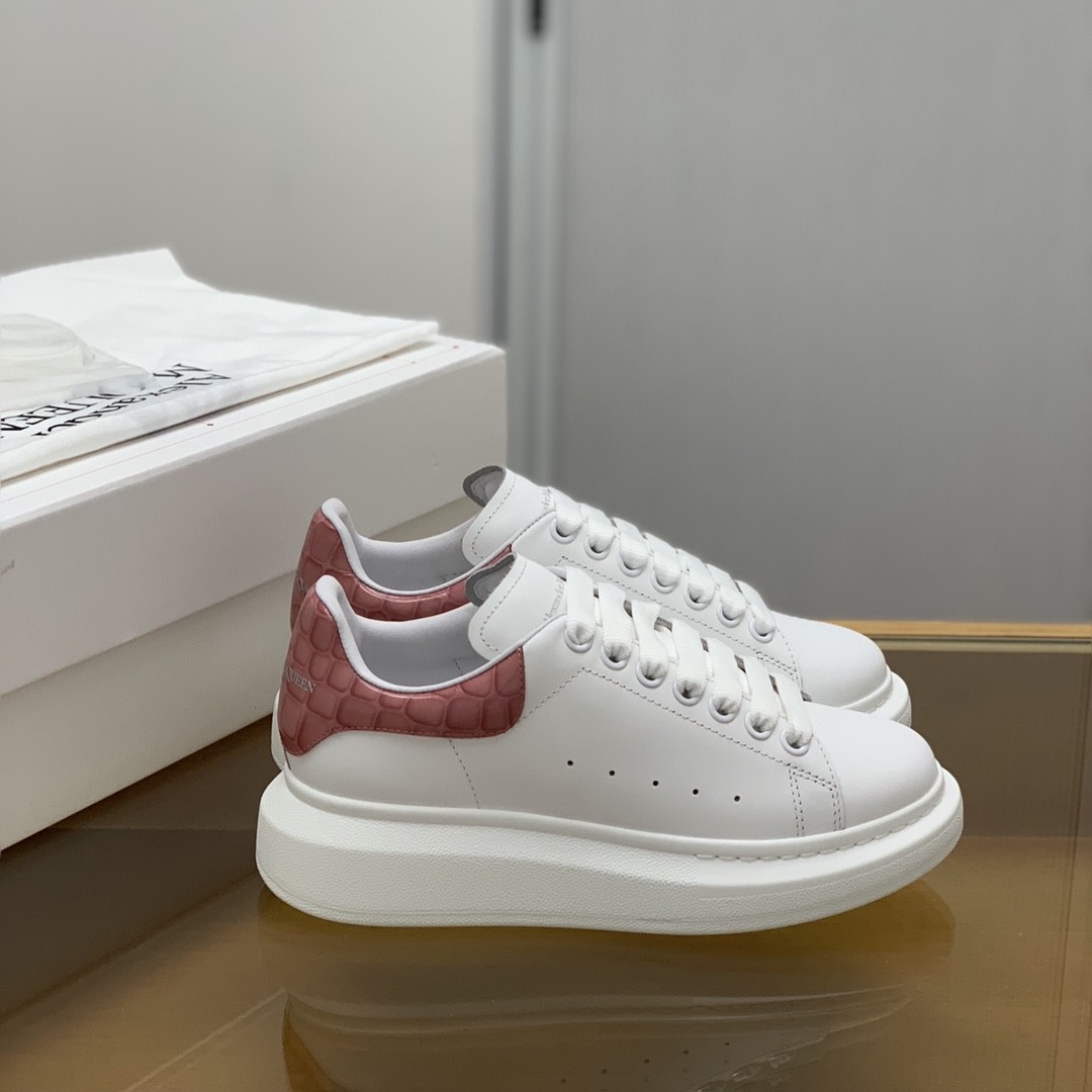 Alexander McQueen MQ Powdery bead Stone grain tail Sneakers