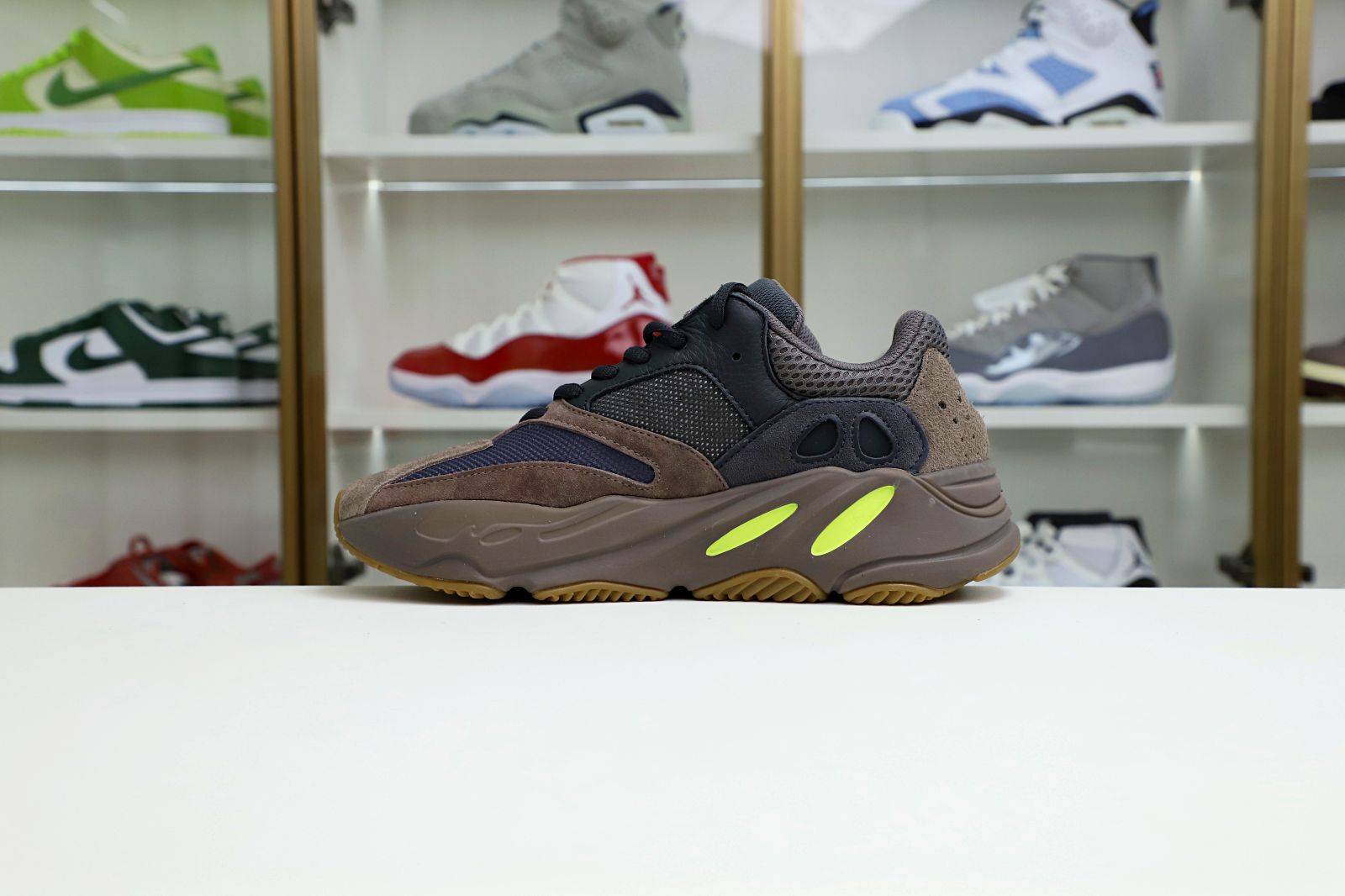 YEEZY BOOST 700 MAUVE