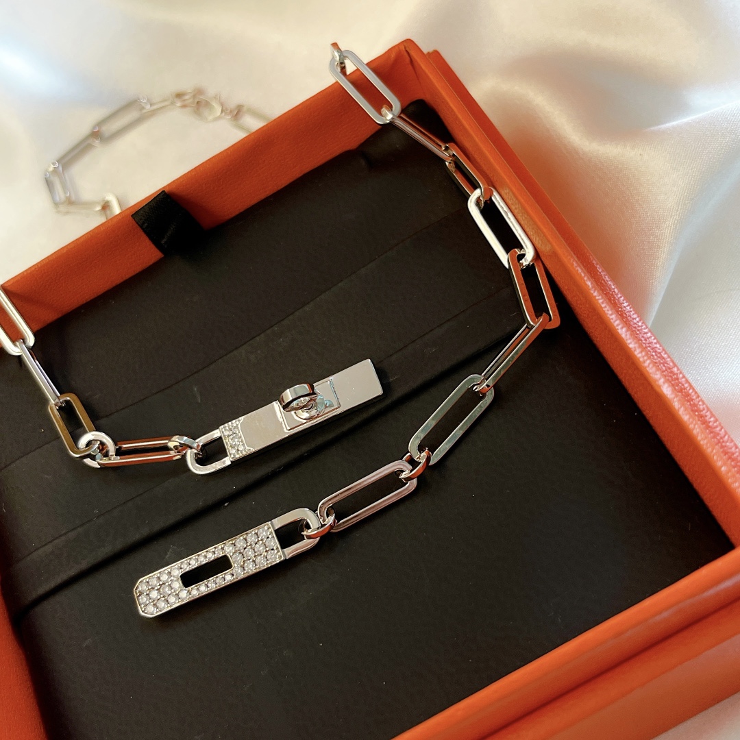 Hermes necklace