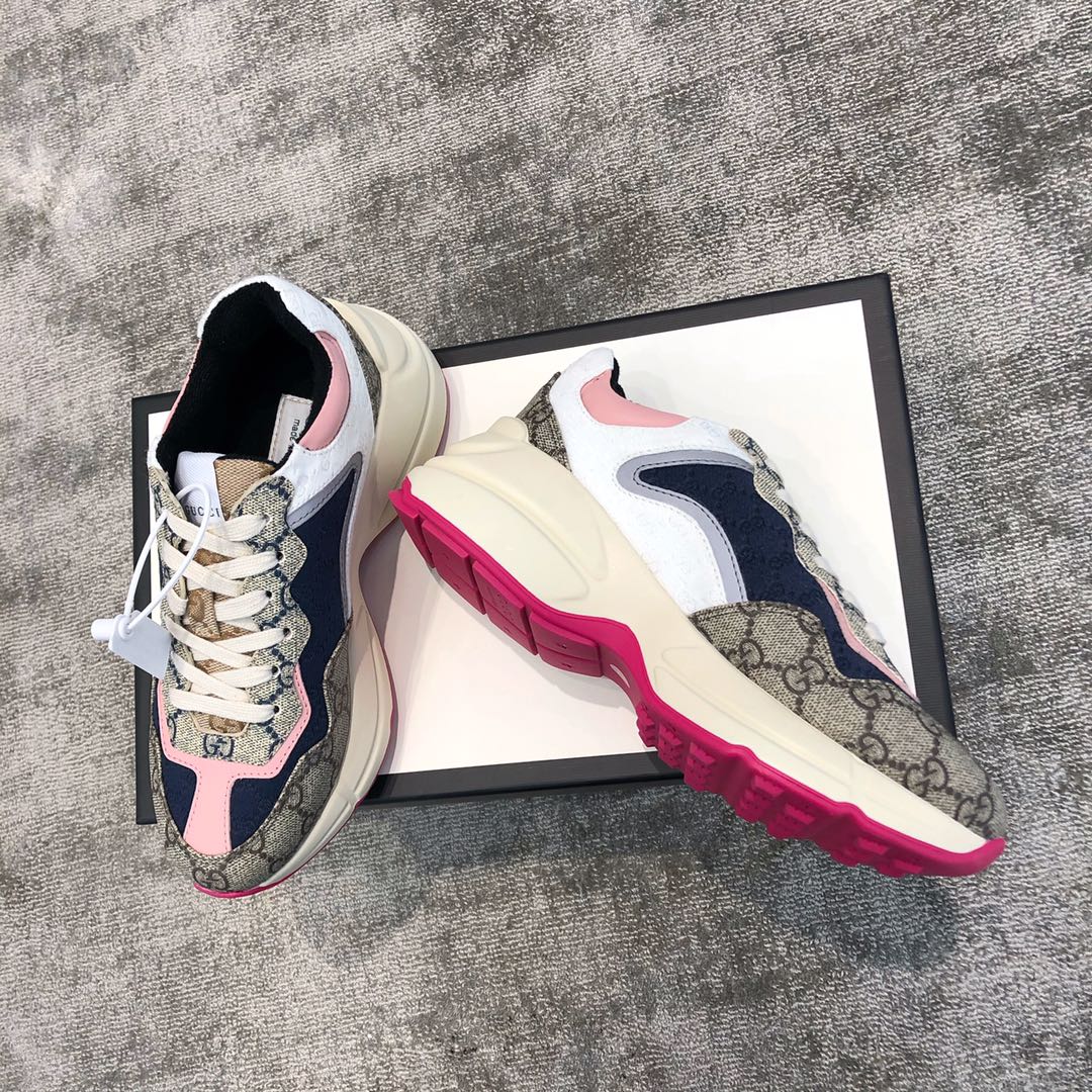 Gucci canvas cowhide interspersed with pink leather stripes trimmed poppet shoes pink spelling