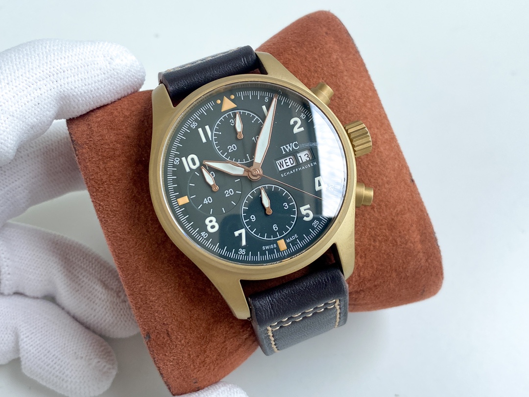 IWC- Spitfire Pilot's Watch Chronograph Movement: the powerful and stable Shanghai caliber 7750
