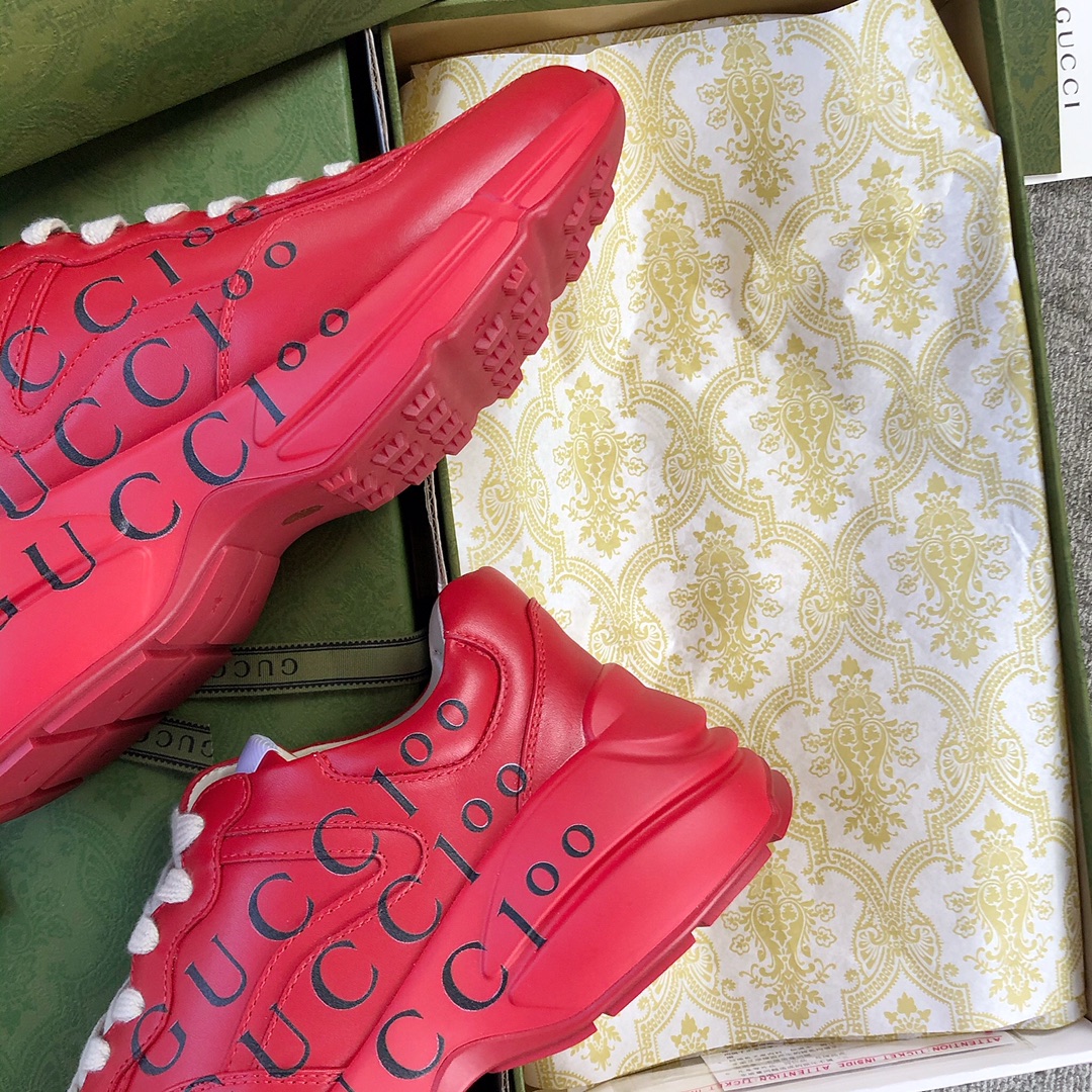 Gucci Pops This collection has a lot of flora and fauna elements Original material Red