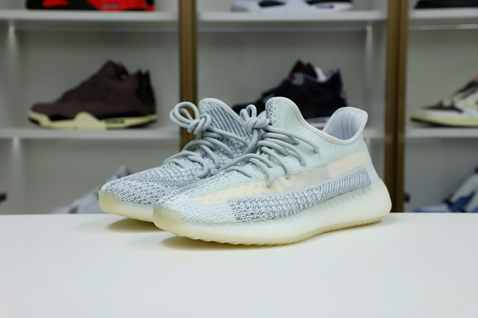 YEEZY BOOST 350 V2 CLOUD WHITE REFLECTIVE
