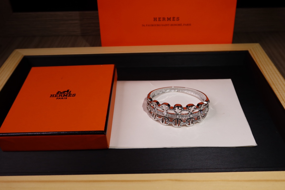 Hermes bracelet