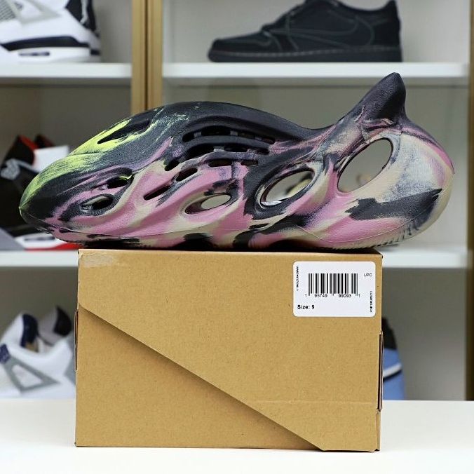 YEEZY FOAM RUNNER MX CARBON 2022 (IG9562)