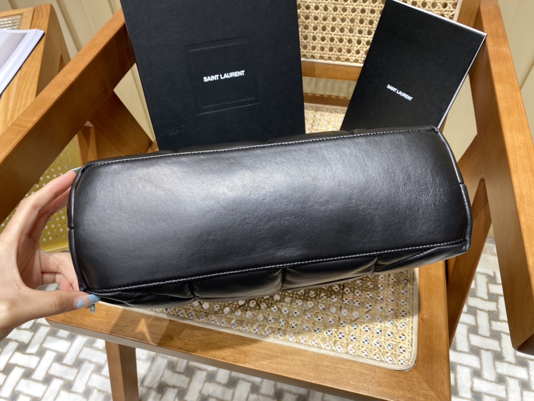 SAINT LAURENT #𝙇𝙤𝙪𝙇𝙤𝙪 𝙥𝙪𝙛𝙛𝙚𝙧#57747 (large silver buckle)