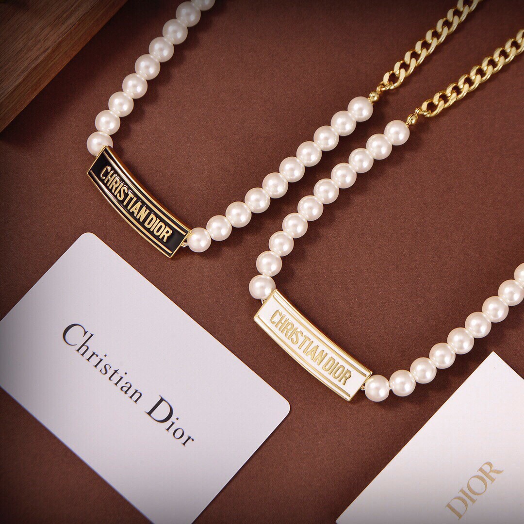 Dior necklace