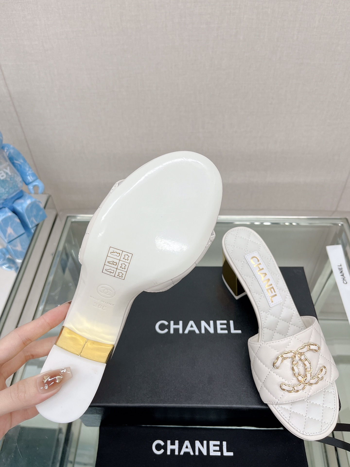 CHANEL 23Ss new diamond check chain double C buckle metal heel slippers sheepskin lining