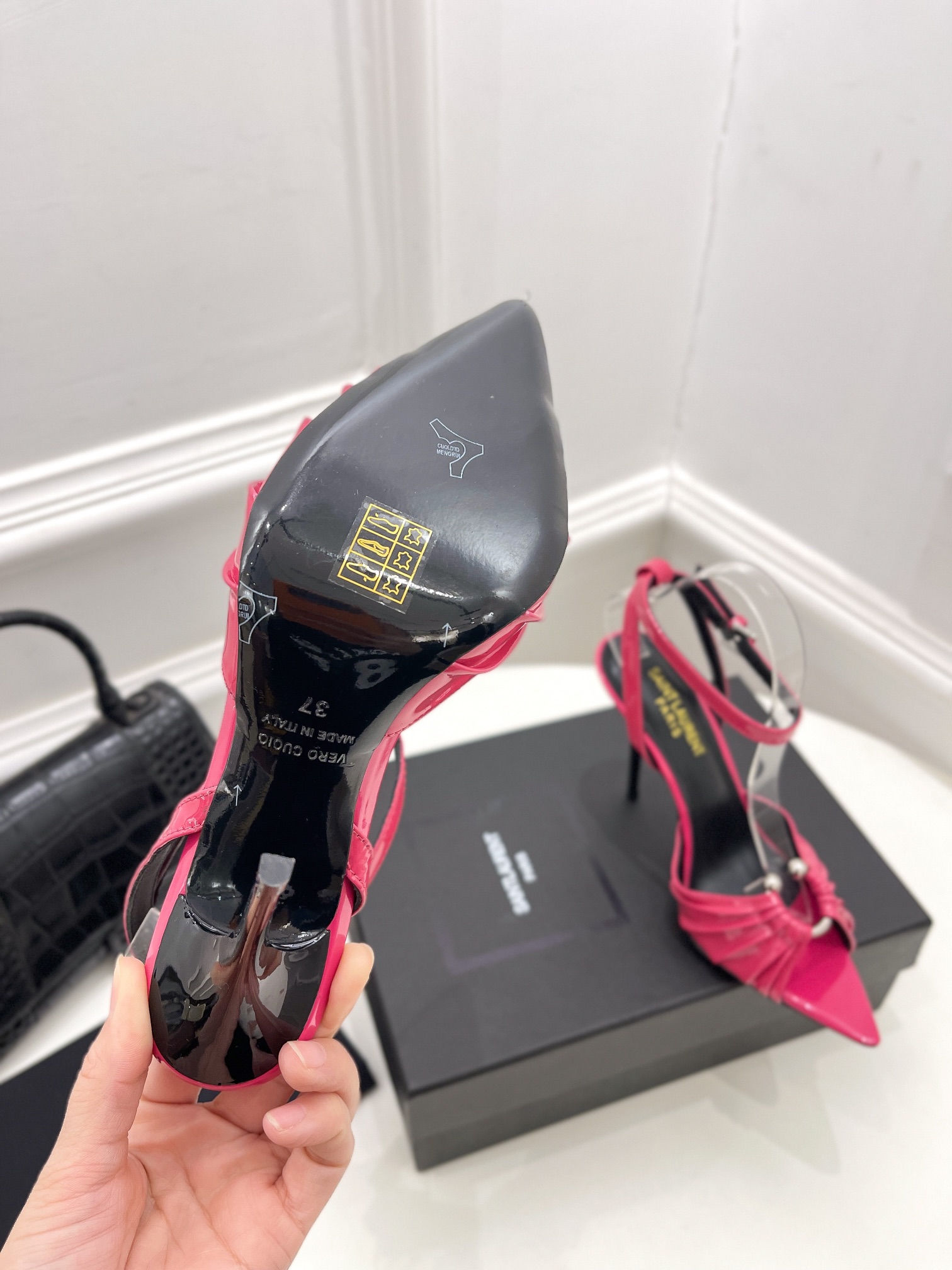 𝙎𝙖𝙞𝙣𝙩 𝙇𝙖𝙪𝙧𝙚𝙣𝙩 | 𝟐𝟎𝟐𝟏/𝐒𝐒 𝐧𝐞𝐰 YSL｜Roland 2022/fw early spring new baked high heels