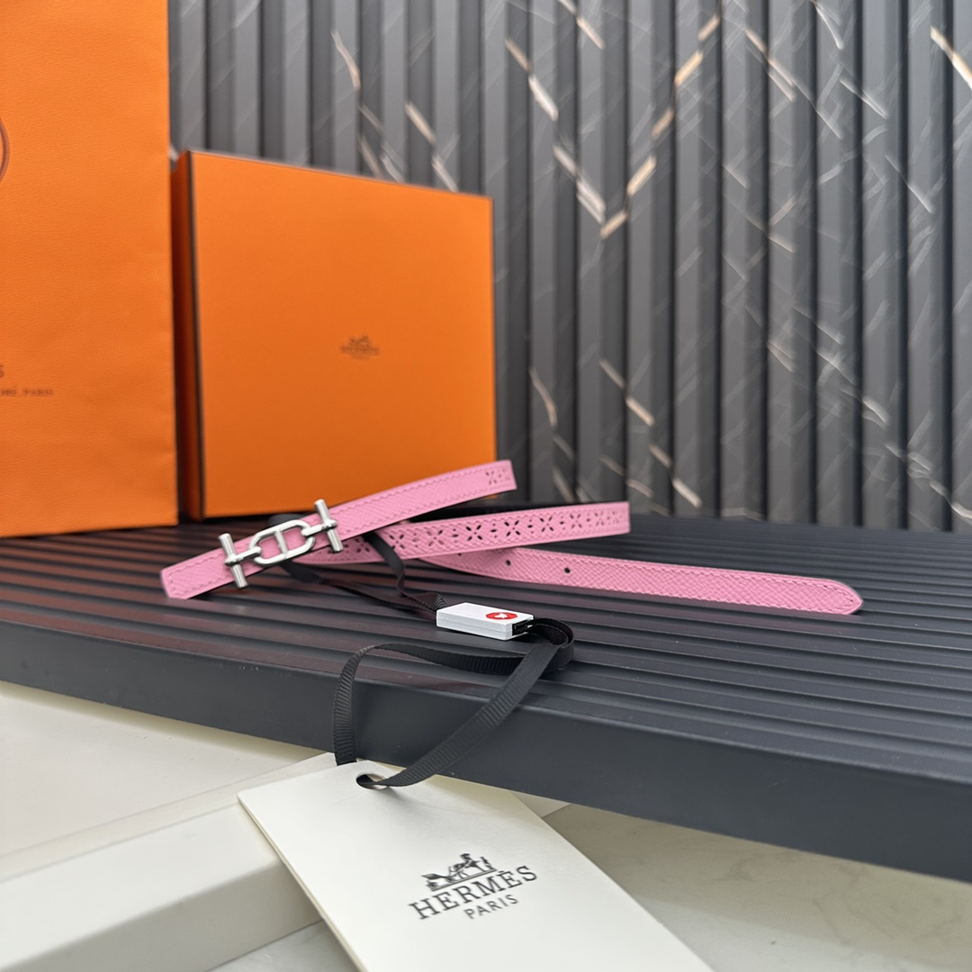 Reversible belt in Hermes Swift and perforated Epsom calfskin