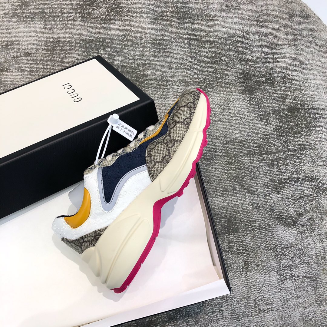 Gucci canvas cowhide interspersed with pink leather stripes trimmed poppet shoes pink spelling