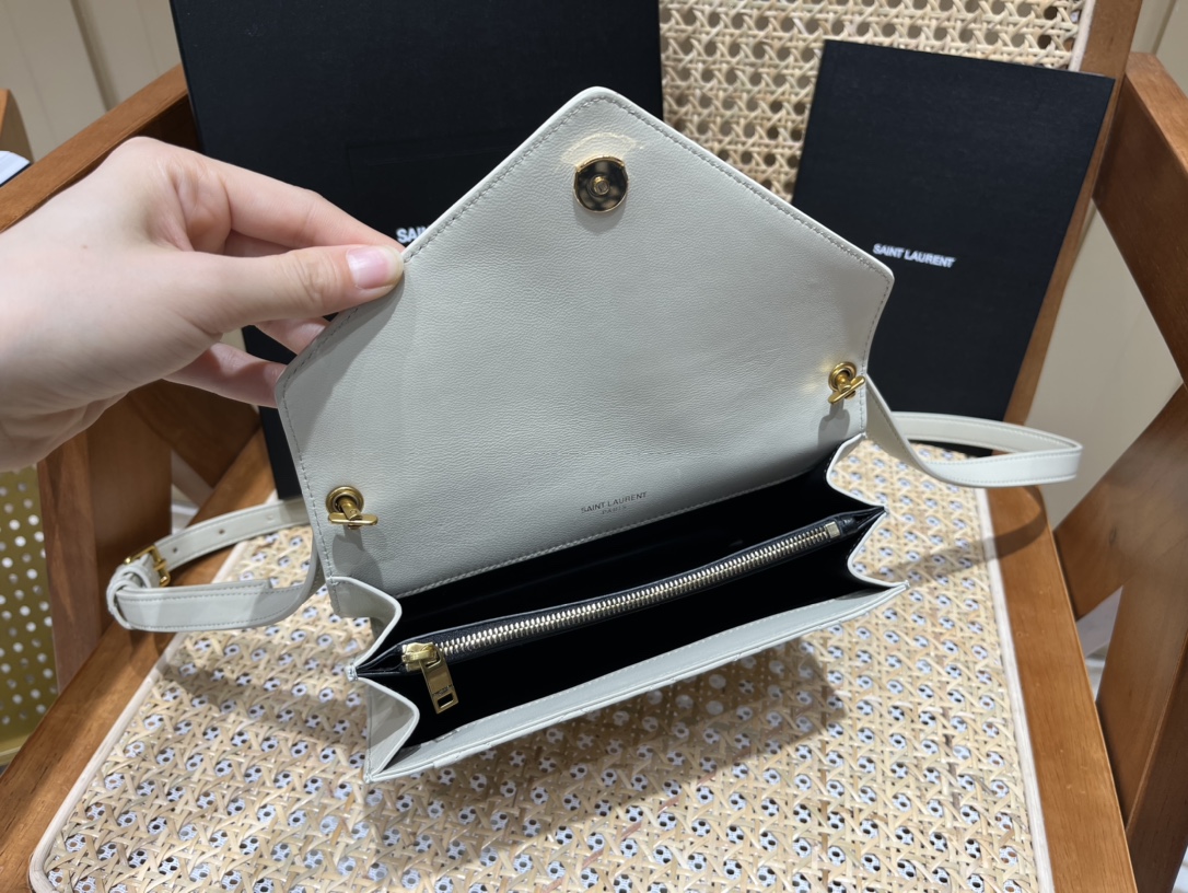 SAINT LAURENT 𝐆𝐚𝐛𝐲 𝐦𝐢𝐧𝐢 #685574.JD