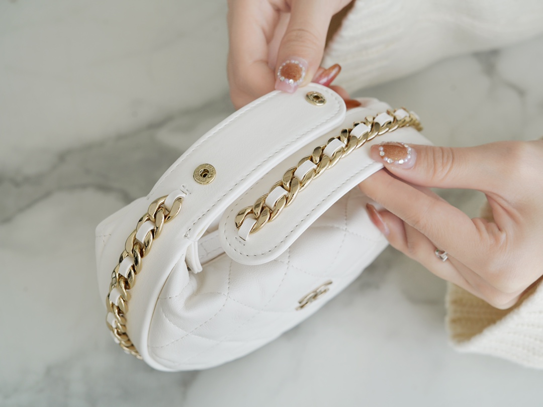 𝗖𝗛𝗔𝗡𝗘𝗟✦ 🔅23C Hula Hoop Clutch Bag White