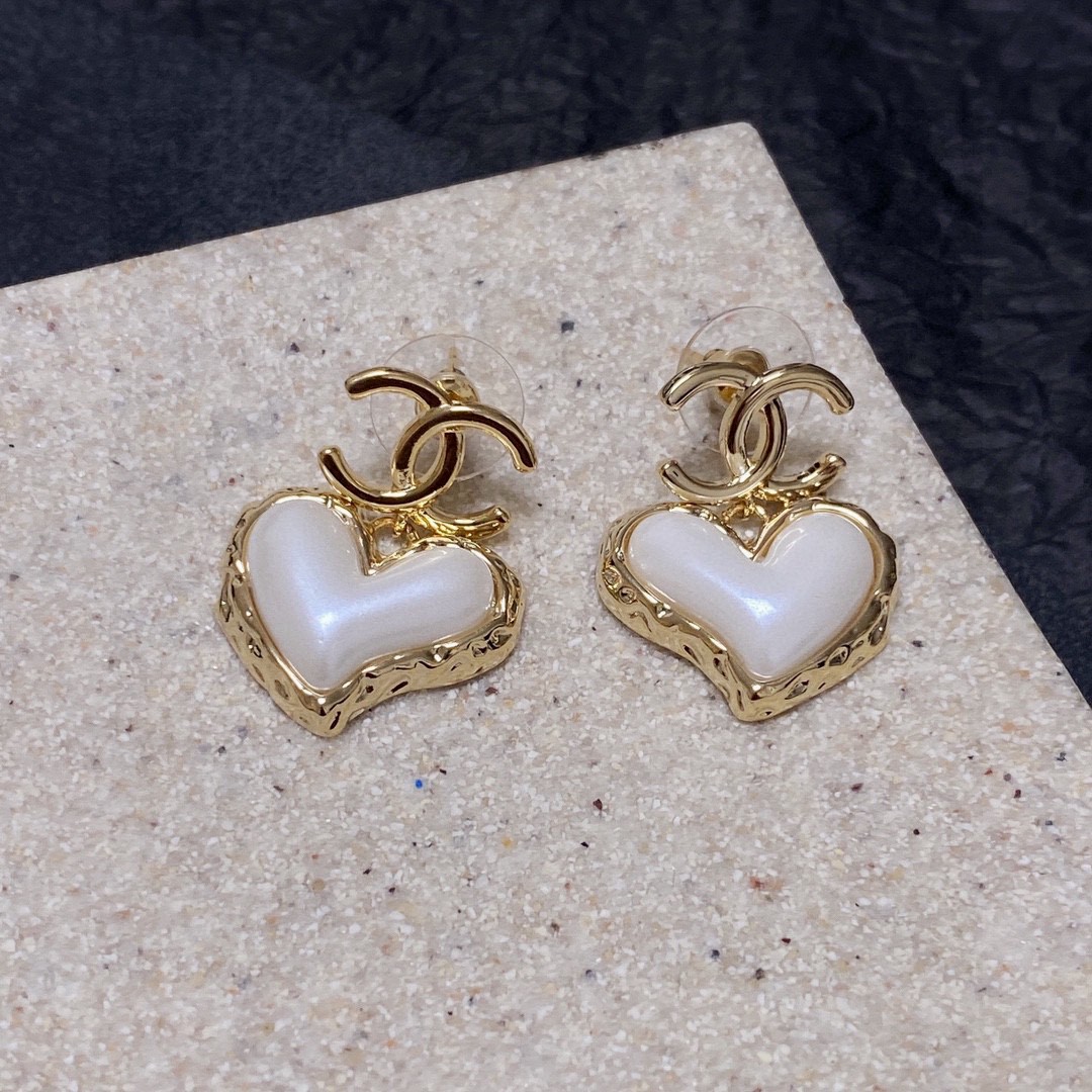 CHANEL🇫🇷Xiaoxiang earrings new style