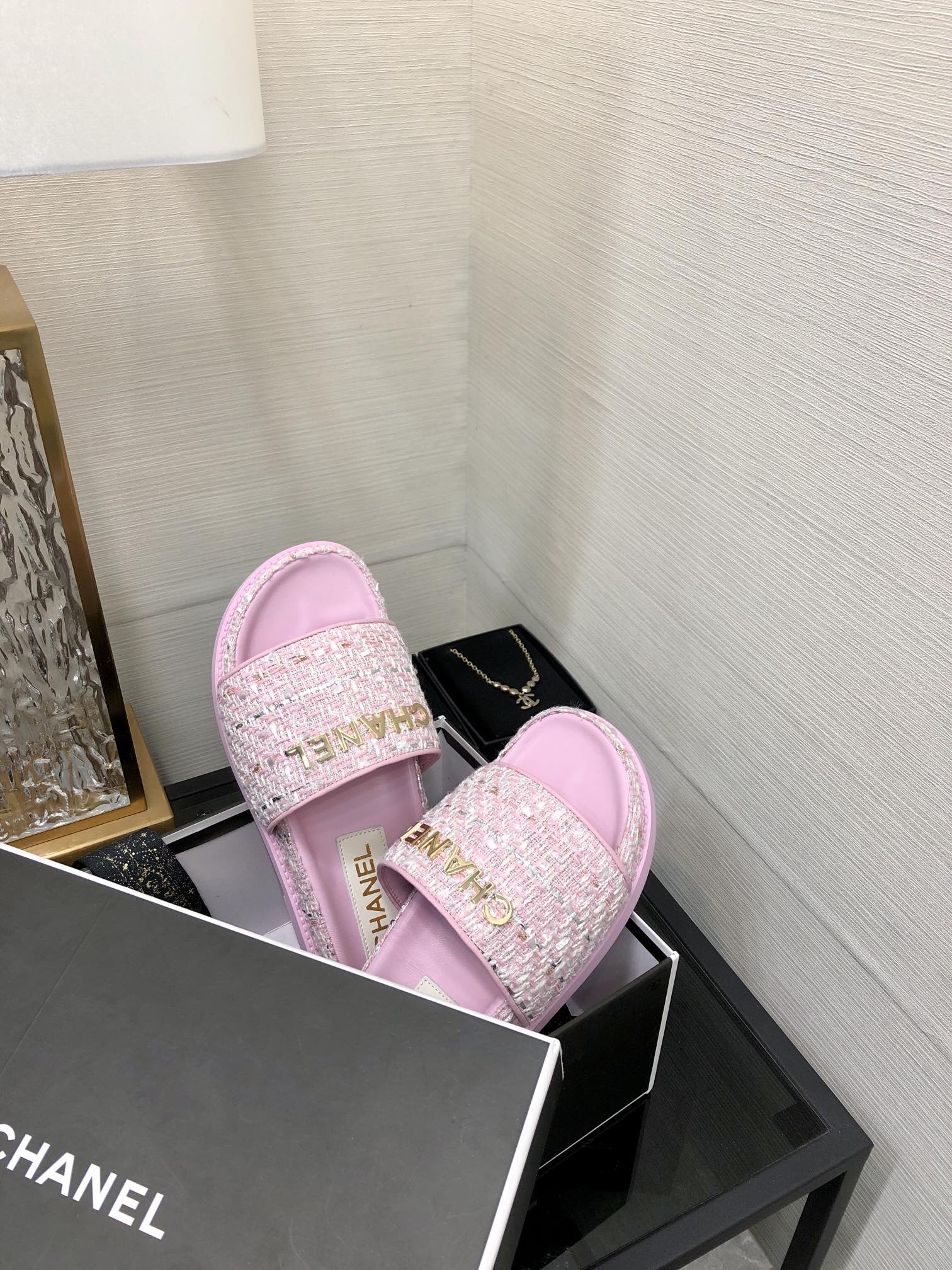 CHANEL 2022 early spring latest honey slippers fashion versatile series imported sheepskin cushioned feet