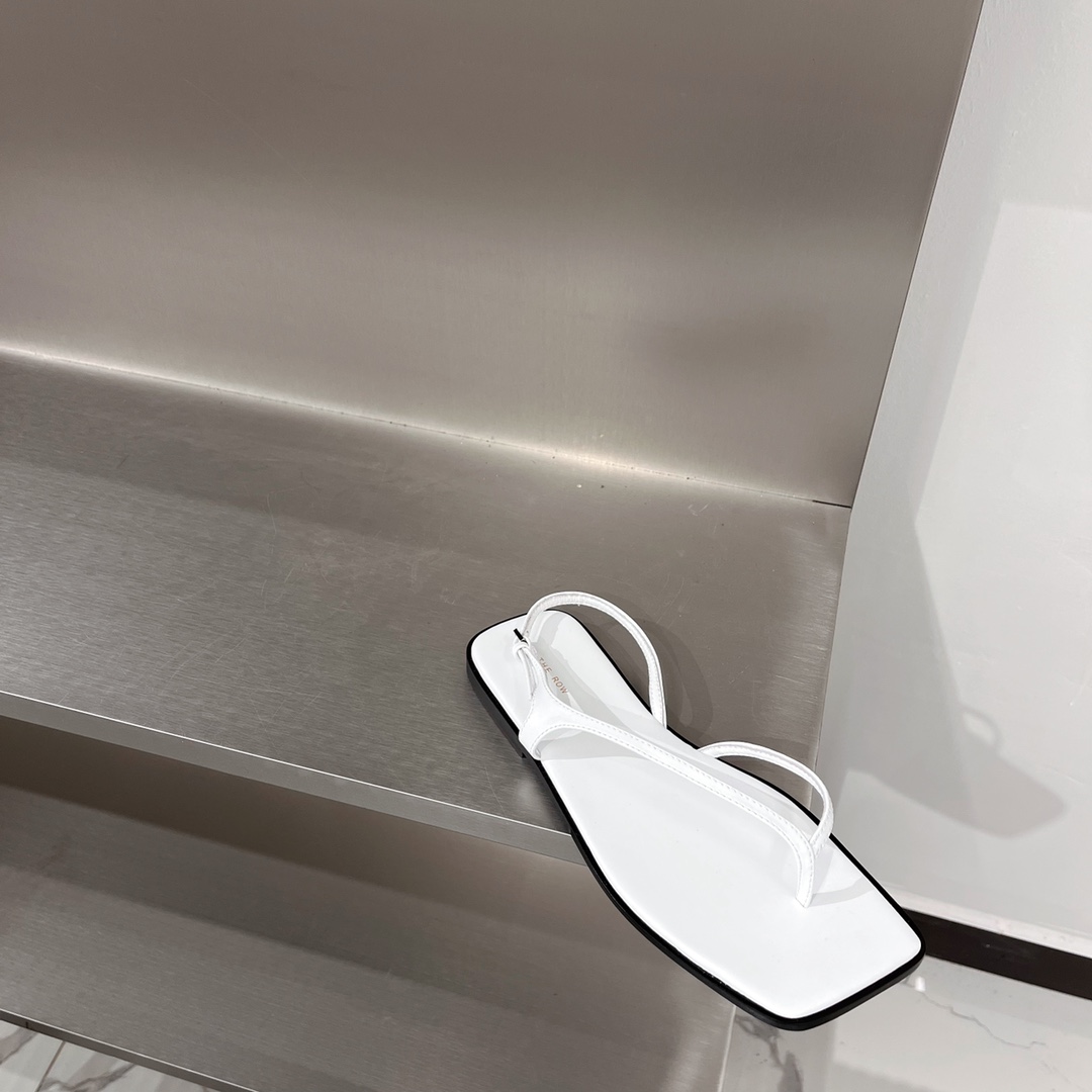 𝐓𝐇𝐄 𝐑𝐎𝐖｜𝟐𝟎𝟐𝟐/𝐒𝐒 𝐧𝐞𝐰 New The row 2022/fw Retro Minimalist Sandals