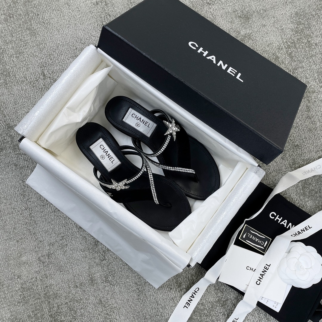 CHANEL pentagram slippers small fragrant exquisite a sandwich foot slippers strap hot diamond design