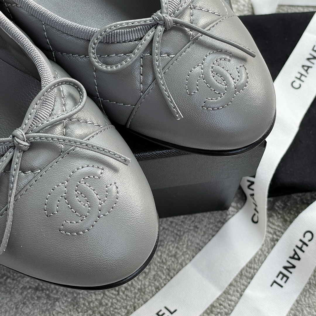 CHANEL classic ballet shoes the version is very positive classic models do not have to worry about the version