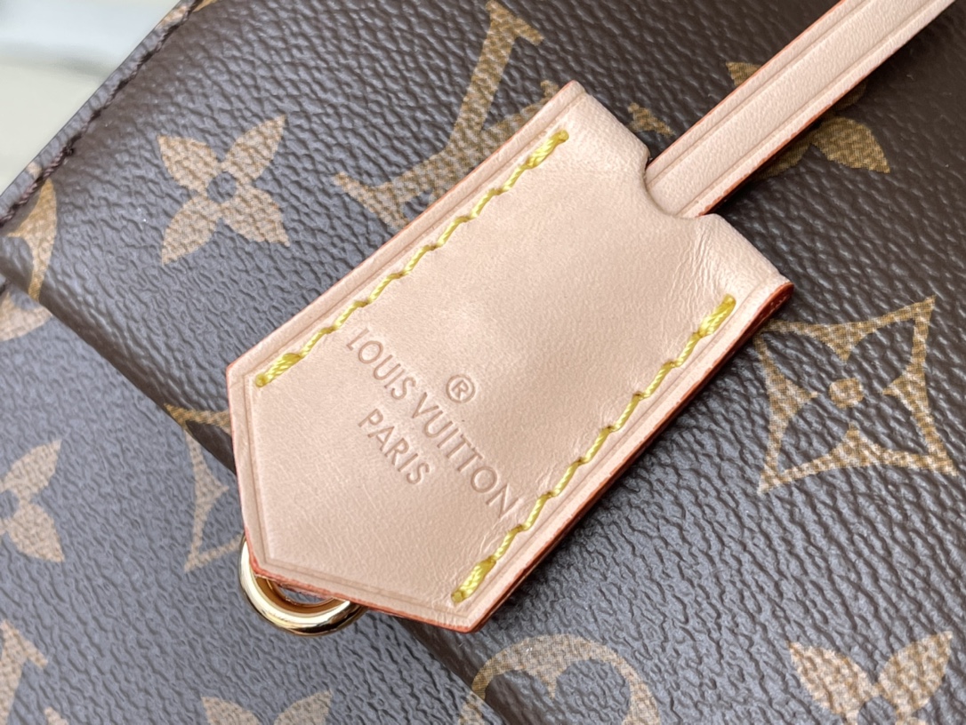 𝐋𝐎𝐔𝐈𝐒 𝐕𝐔𝐈𝐓𝐓𝐎𝐍   M46055