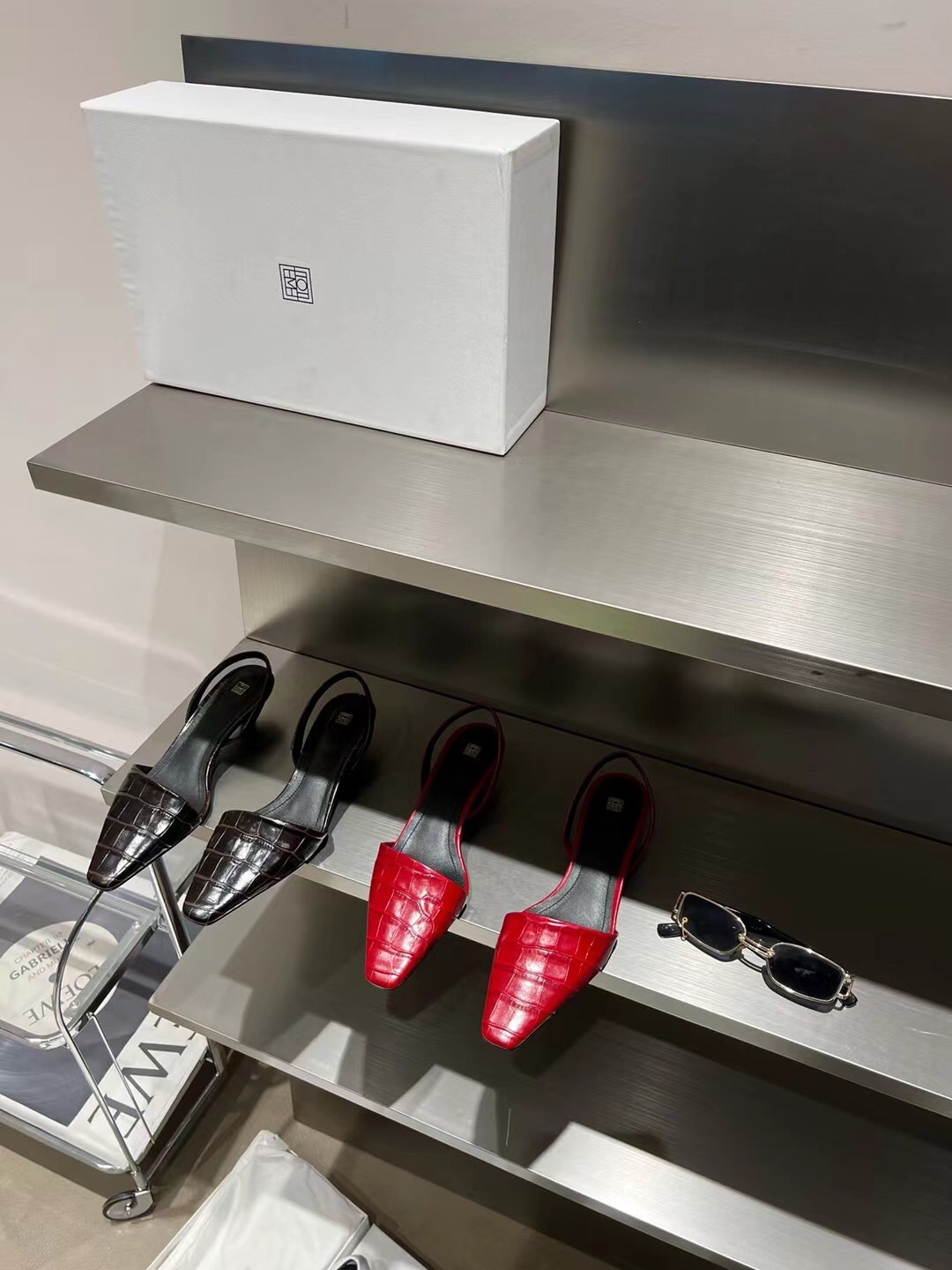 Toteme | 𝟐𝟎𝟐𝟏/𝐒𝐒 𝐧𝐞𝐰   Minimalist style toteme 2022/aw Mueller small pointed toe single shoes