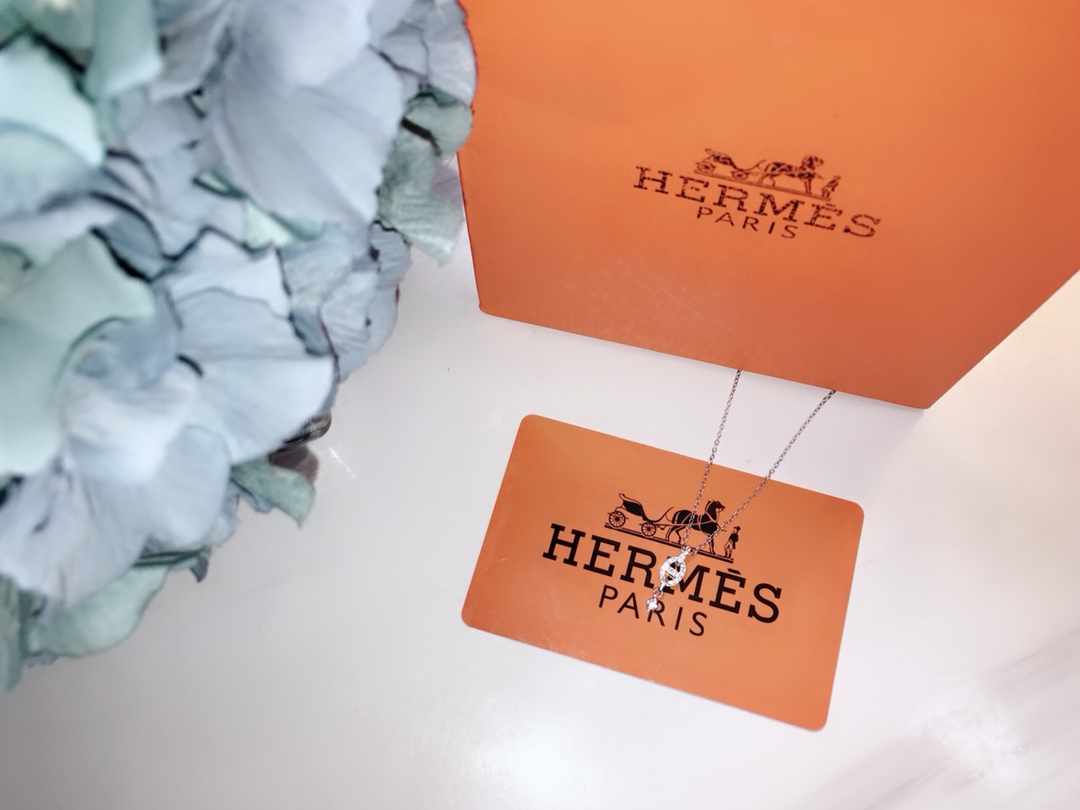 Hermes necklace